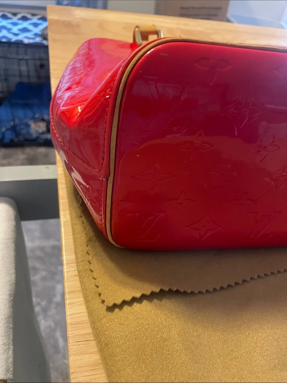 Louis Vuitton Red Vernis Patent Tote with Tan Vachetta Handles - Picture 5 of 15